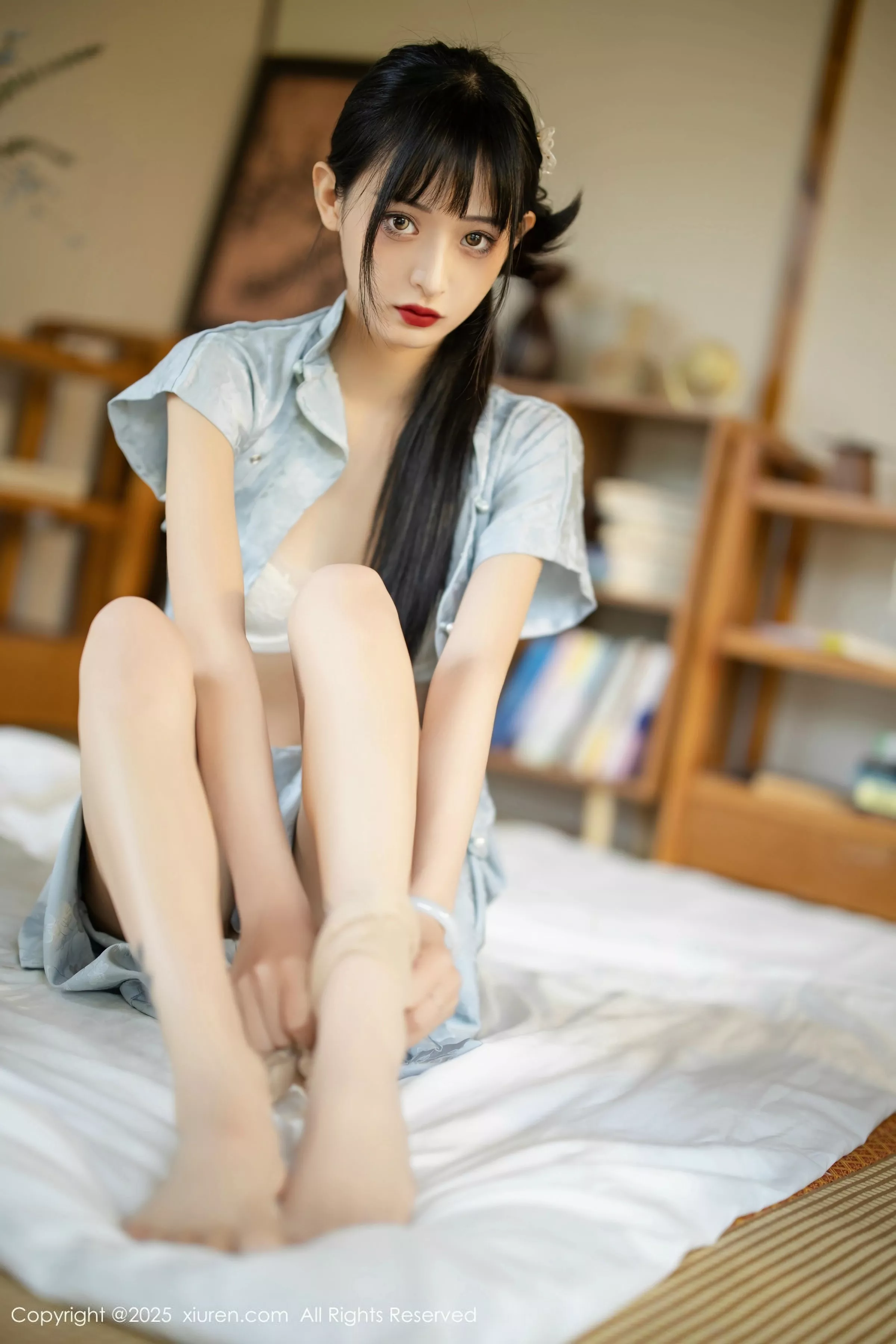 1308991