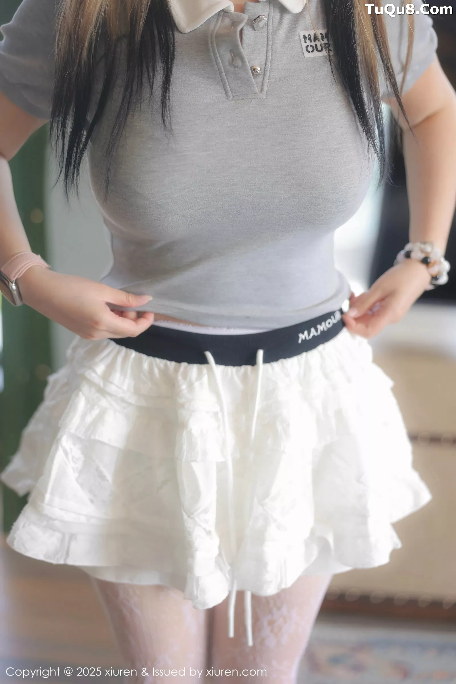 1303883