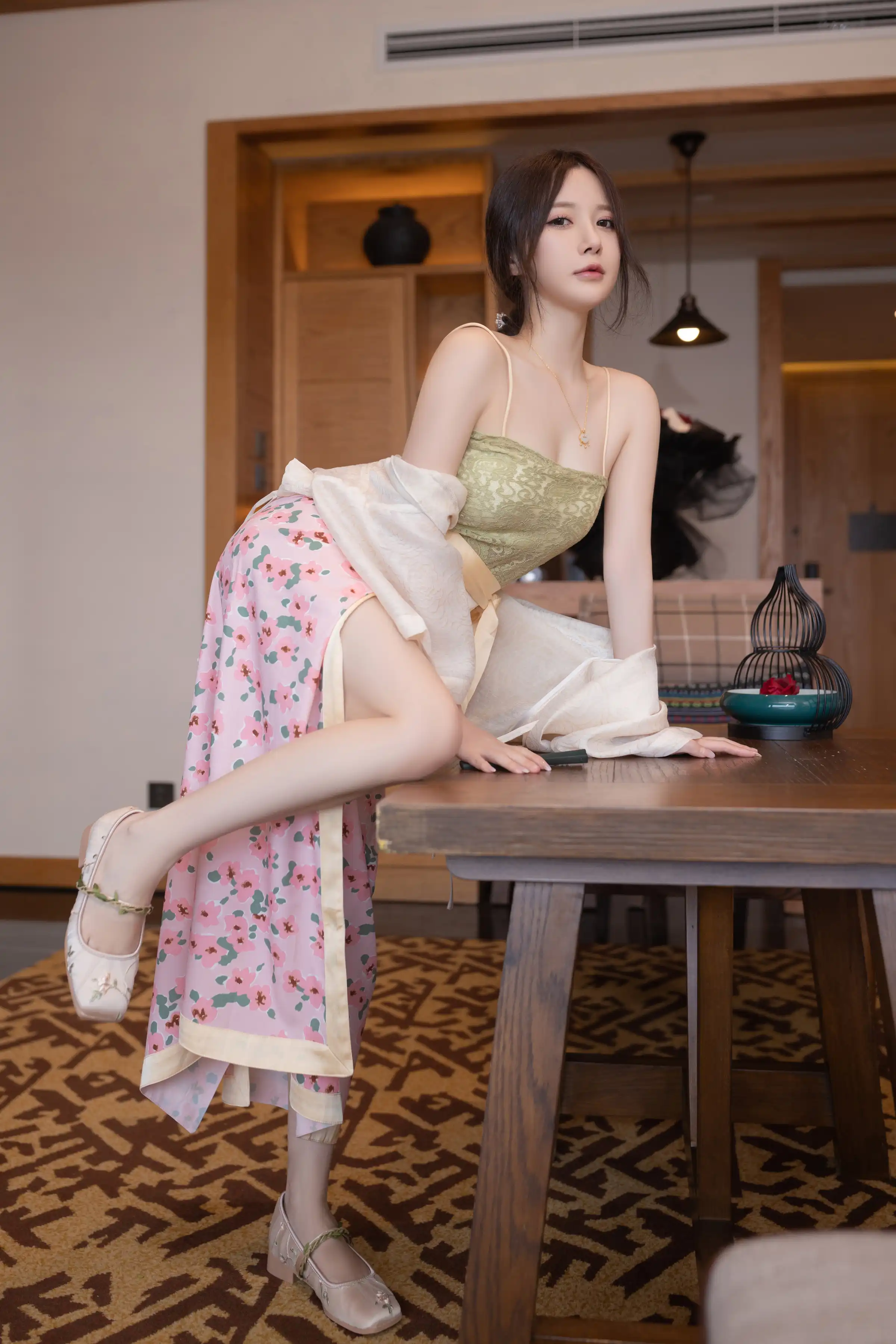 1891524