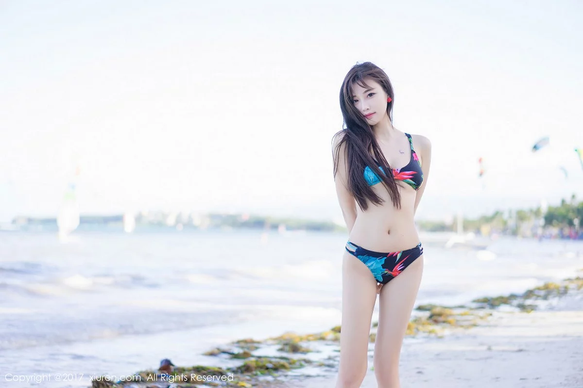 [XiuRen秀人网]No.835_甜美女神杨晨晨sugar长滩旅拍粉色比基尼秀完美身材性感写真53P