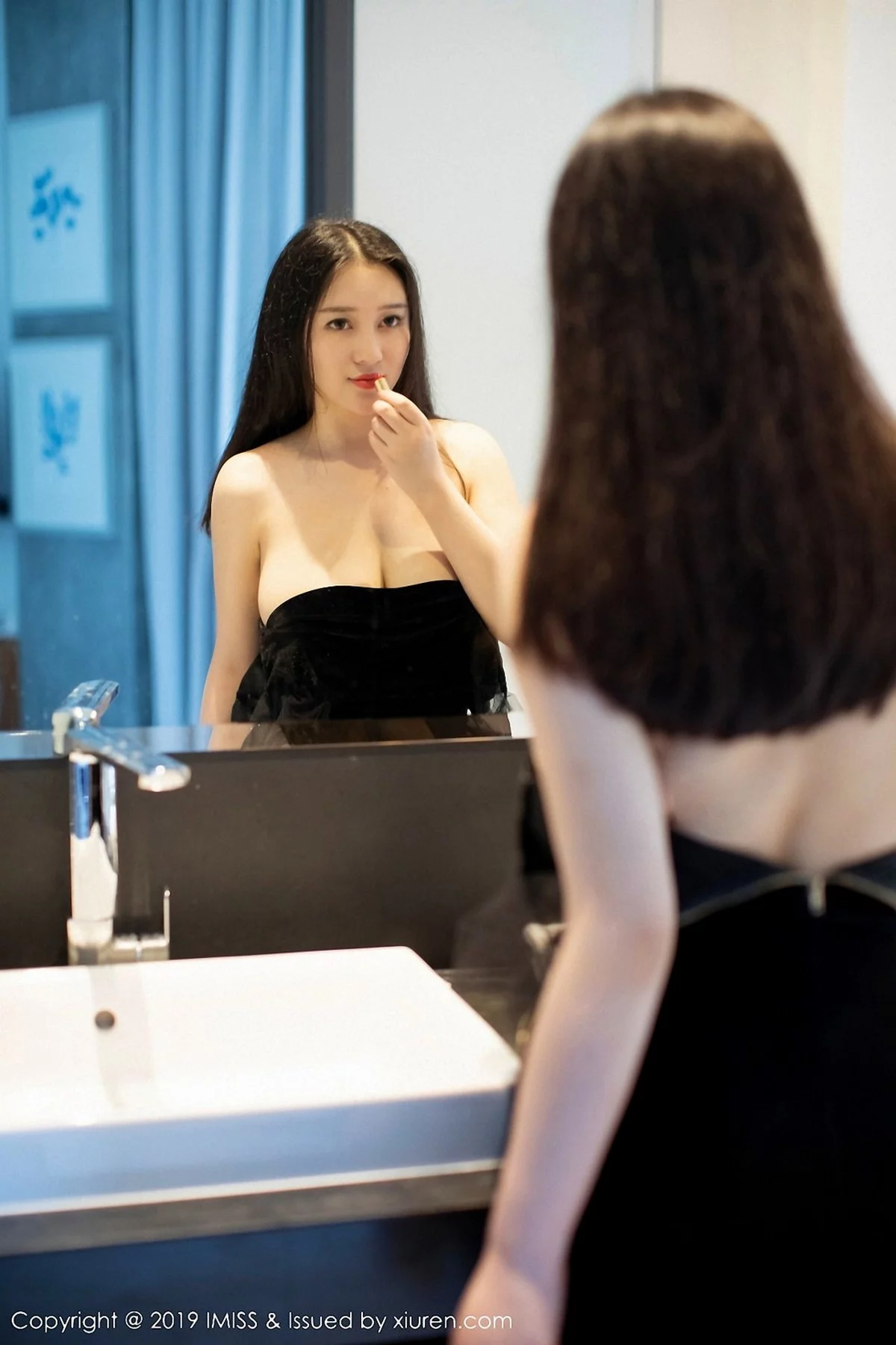 [IMISS爱蜜社]Vol.335_女神恩一普吉岛旅拍泳池里真空白衬衣湿身秀豪乳诱惑写真35P