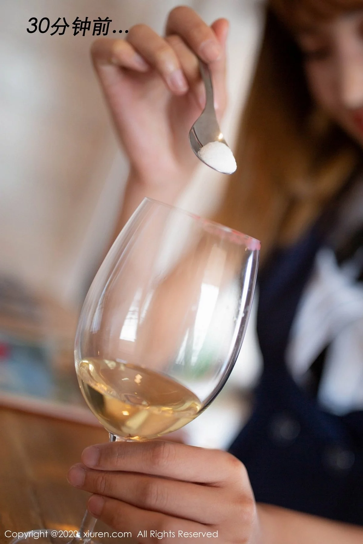 [XiuRen秀人网]No.2128_嫩模就是阿朱啊东欧旅拍置业顾问主题破烂黑丝袜诱人写真69P