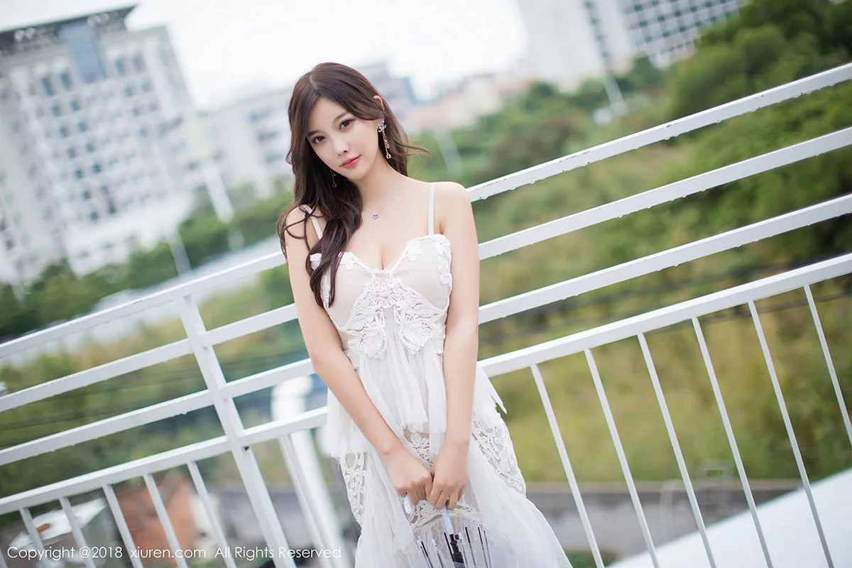 [XiuRen秀人网]No.1296_女神杨晨晨sugar元旦特辑纯白吊带新娘连身裙甜美写真68P