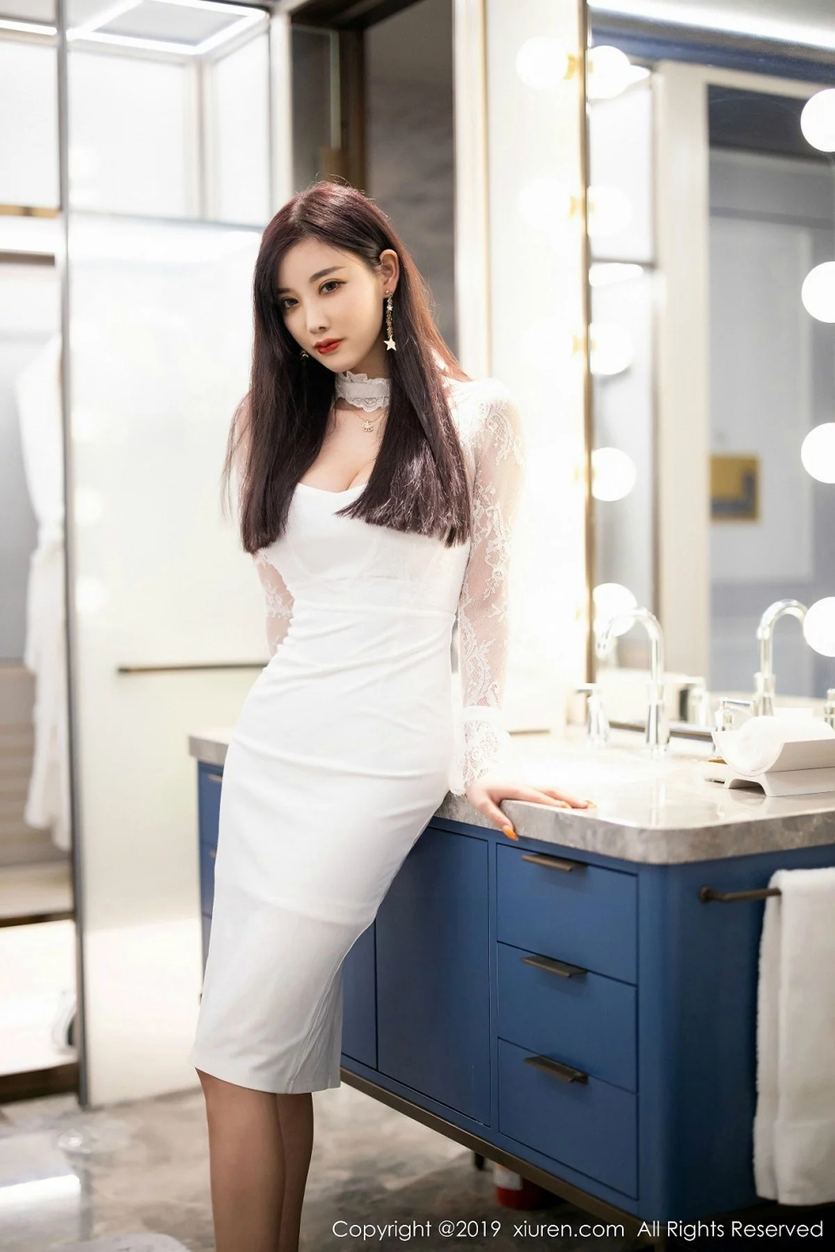 [XiuRen秀人网]No.1884_女神杨晨晨sugar私房白色典雅服饰配蕾丝内裤极致魅惑写真106P