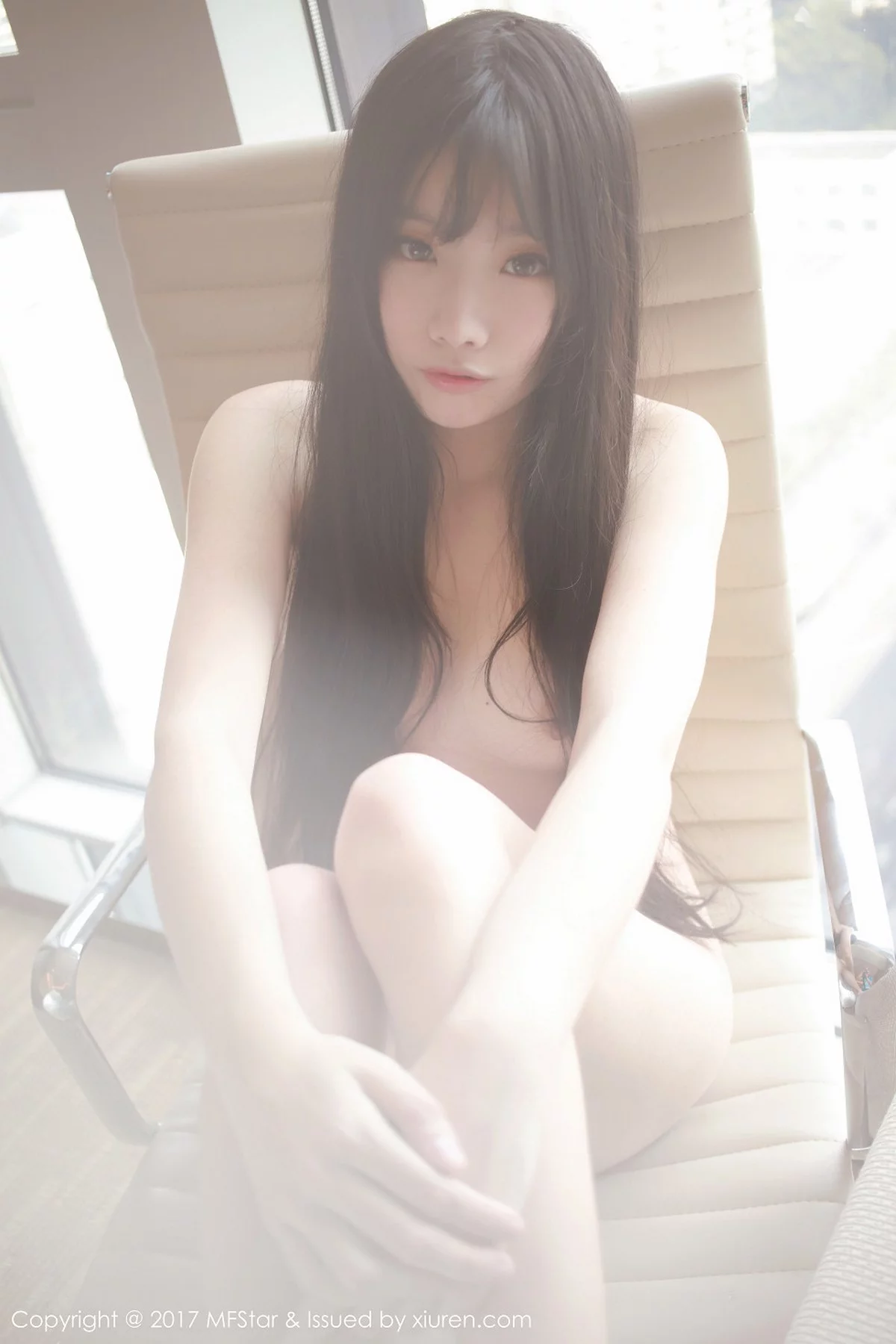 [MFStar模范学院]Vol.083_新人嫩模草莓兔兔大尺度私房全裸人体艺术诱惑写真30P