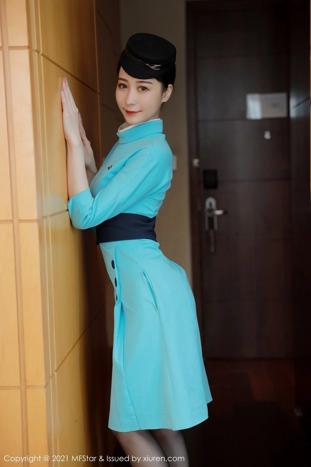 [MFStar模范学院]Vol.455_嫩模水水er私房脱典雅空姐制服露黑丝裤袜秀翘臀诱惑写真68P