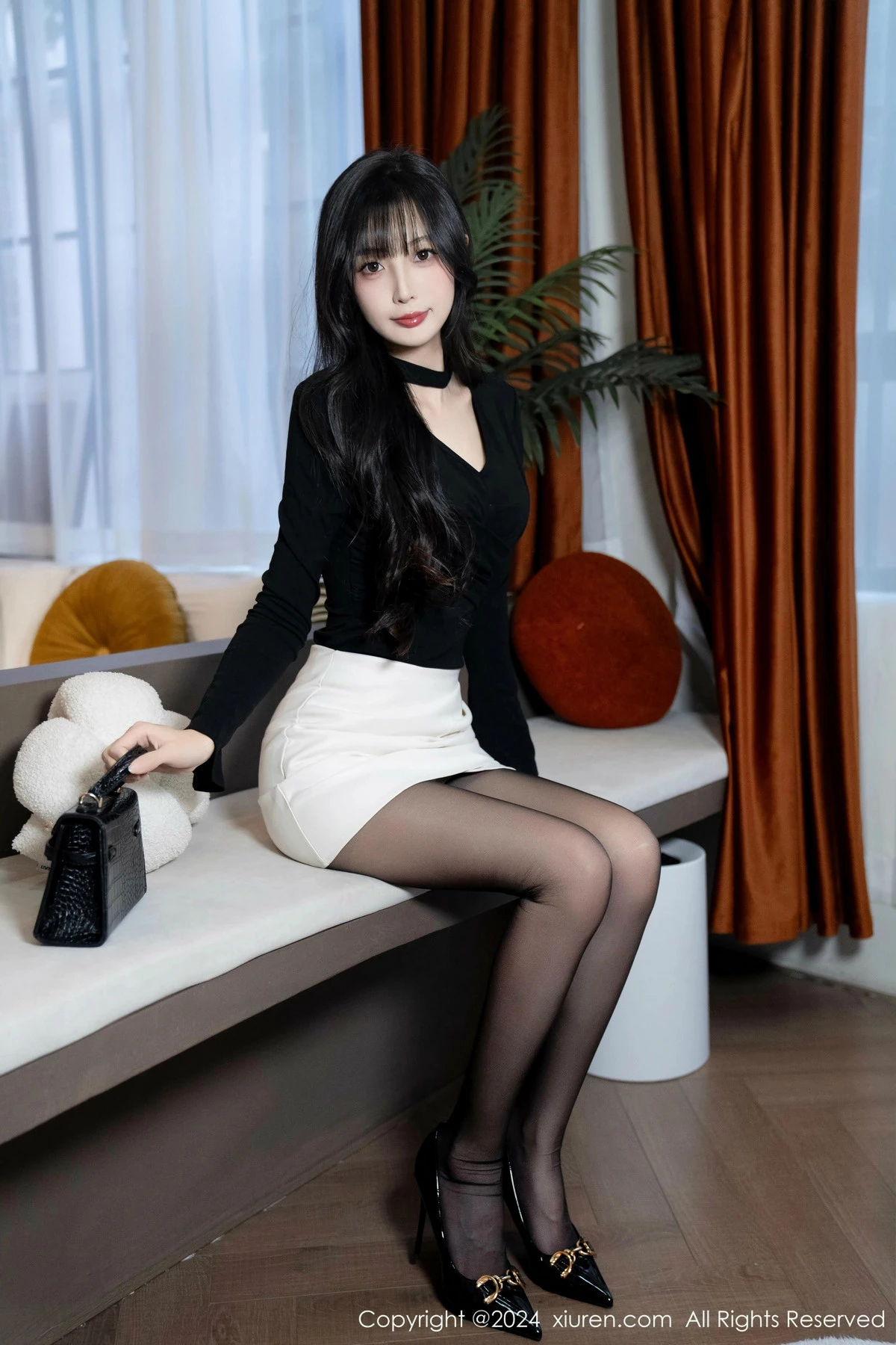 1350742