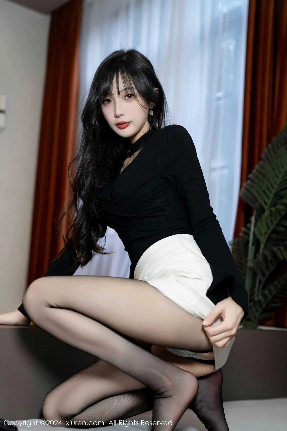1350986