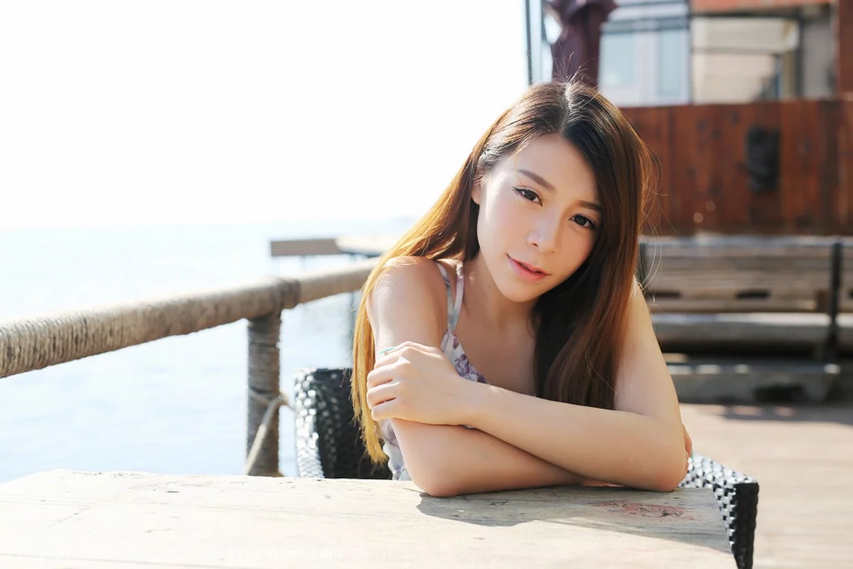 [MyGirl美媛馆]Vol.106_嫩模vetiver嘉宝贝儿大理旅拍连身花长裙清新迷人写真50P