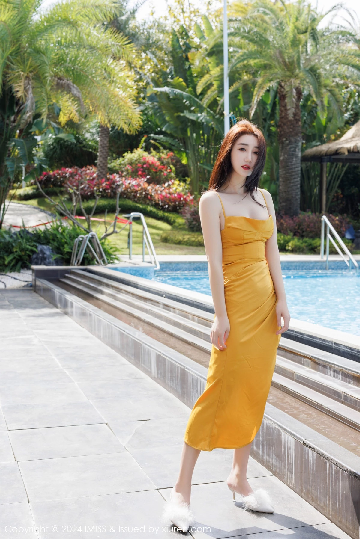[IMISS爱蜜社]Vol.764_模特九月生性感黄色吊带长裙+淡灰蕾丝内衣秀完美身材诱惑写真41P