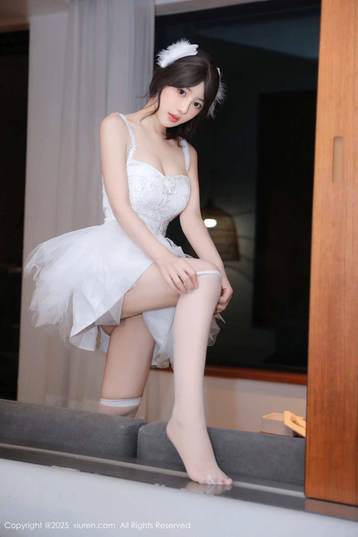 1350258