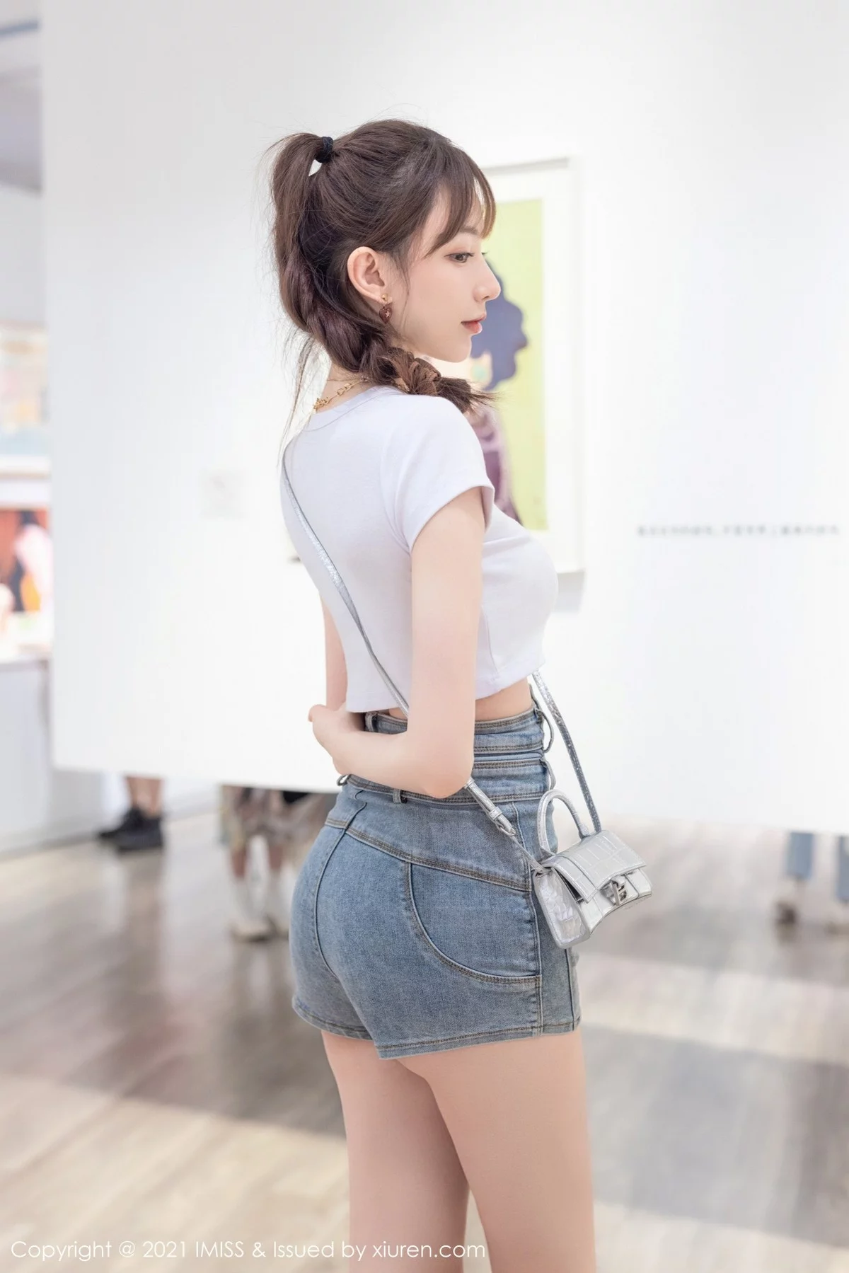 1392905