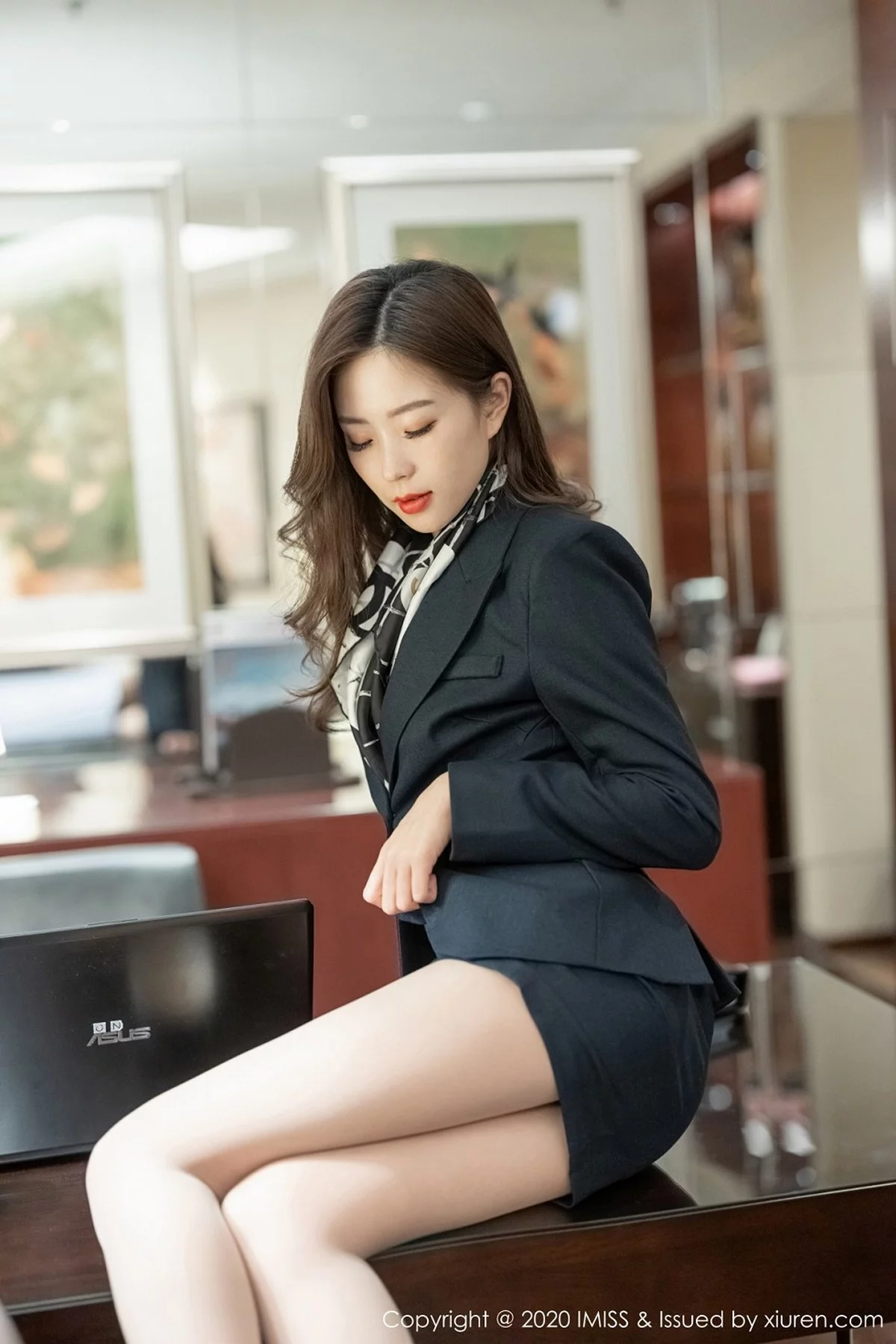 1403977