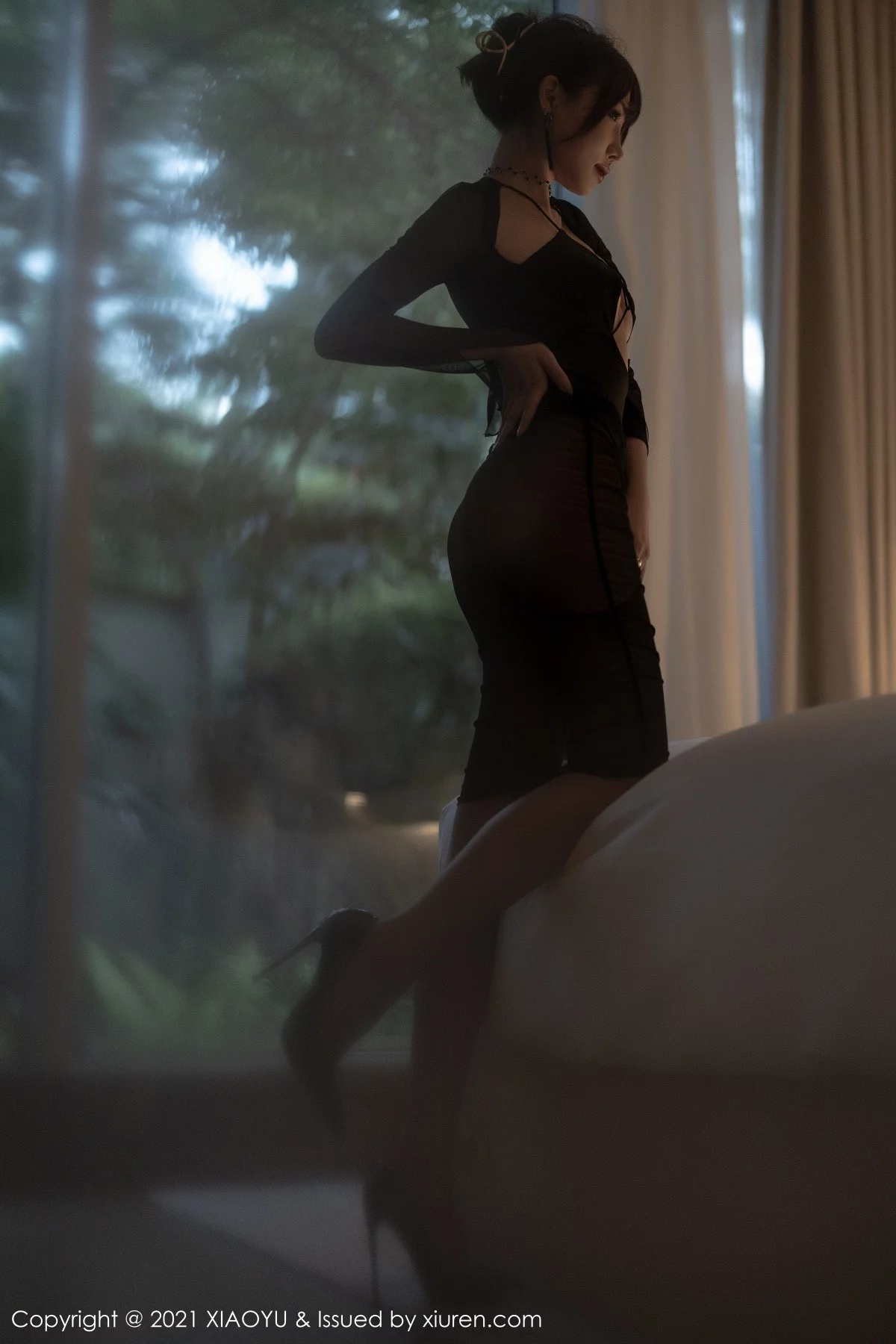 1704827