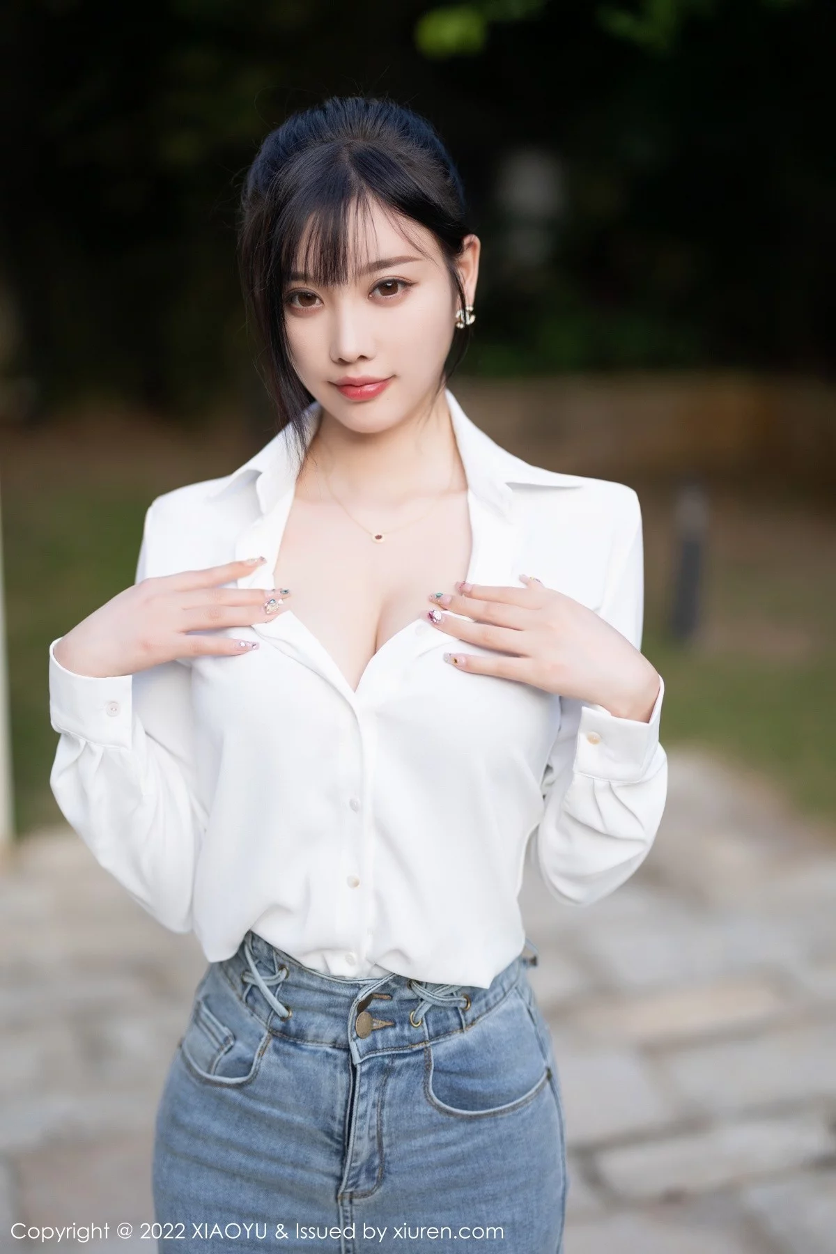 1661098