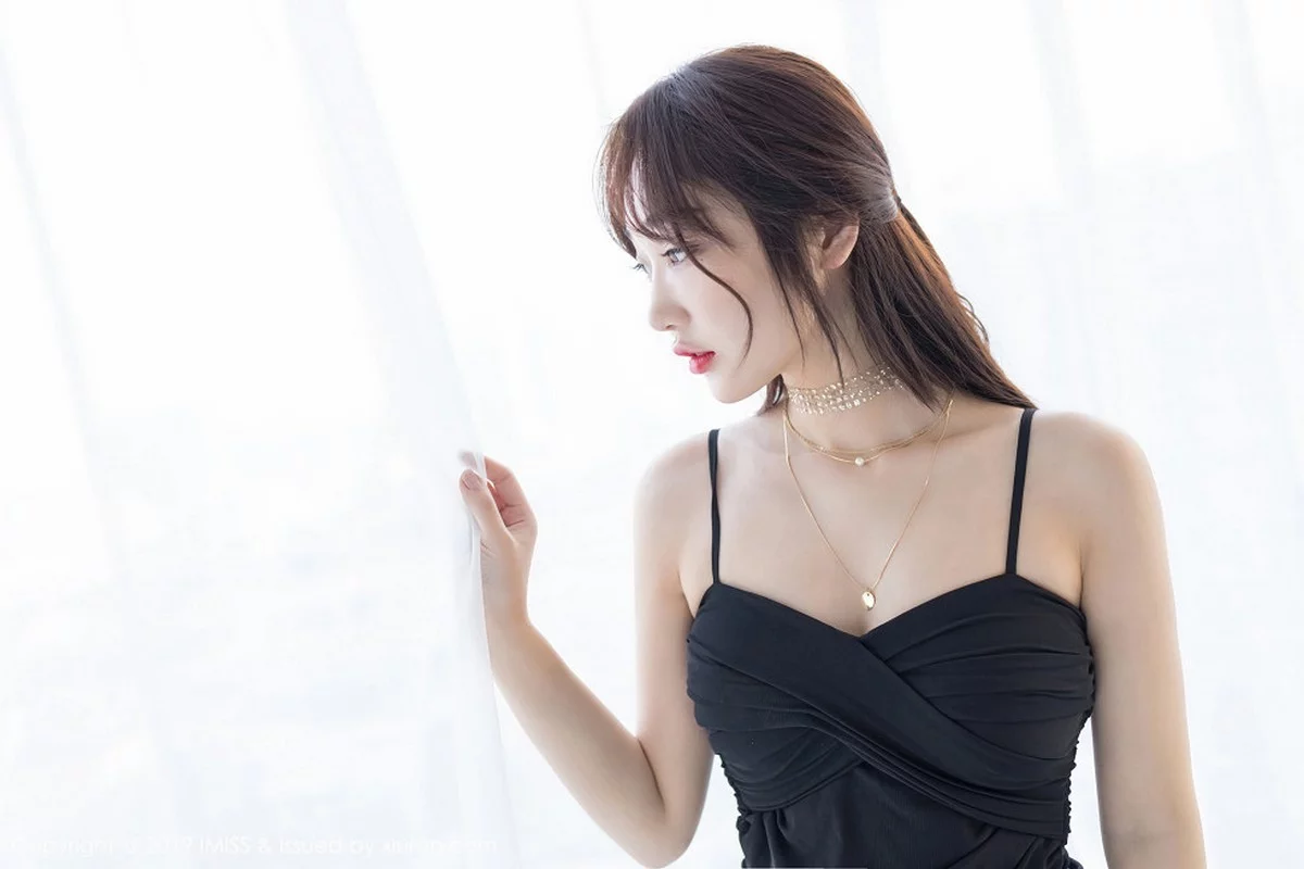1402694