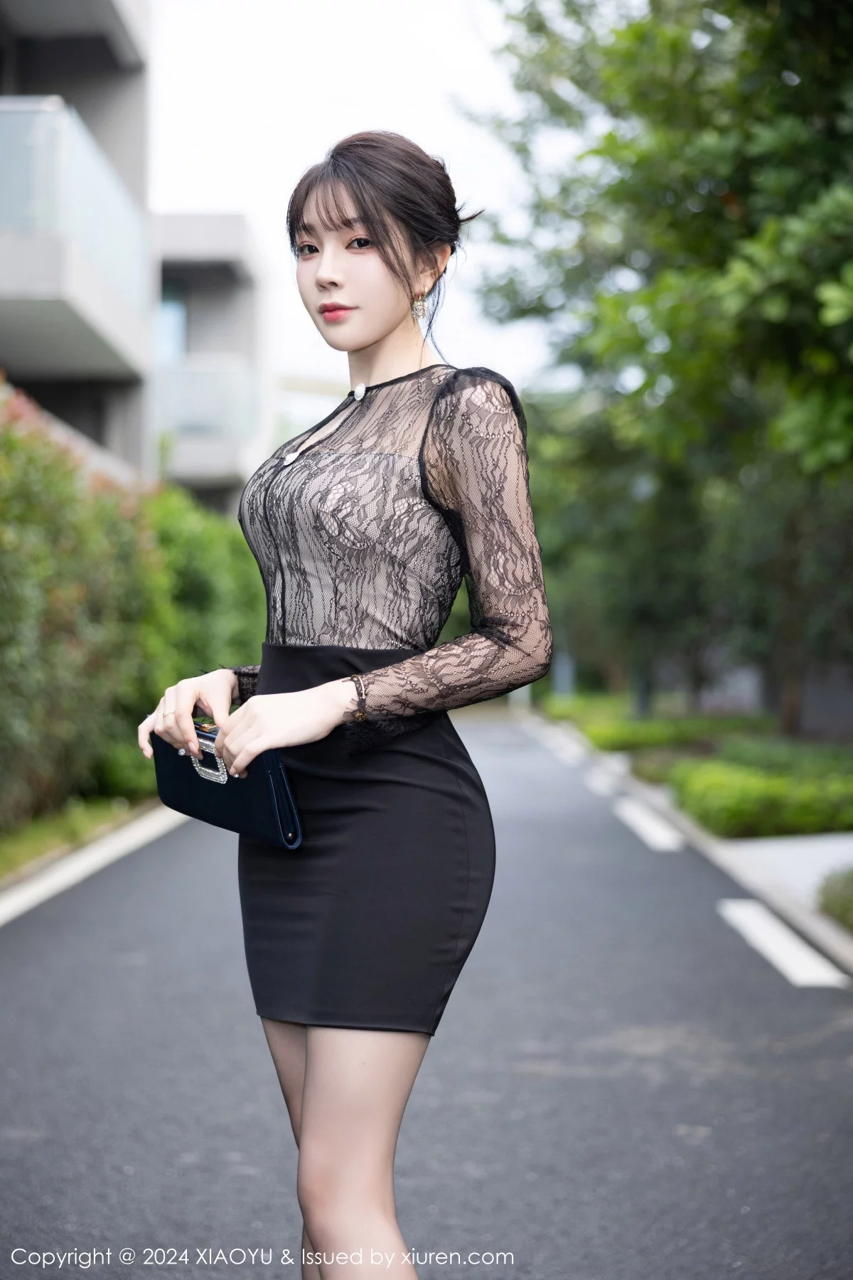 1605346