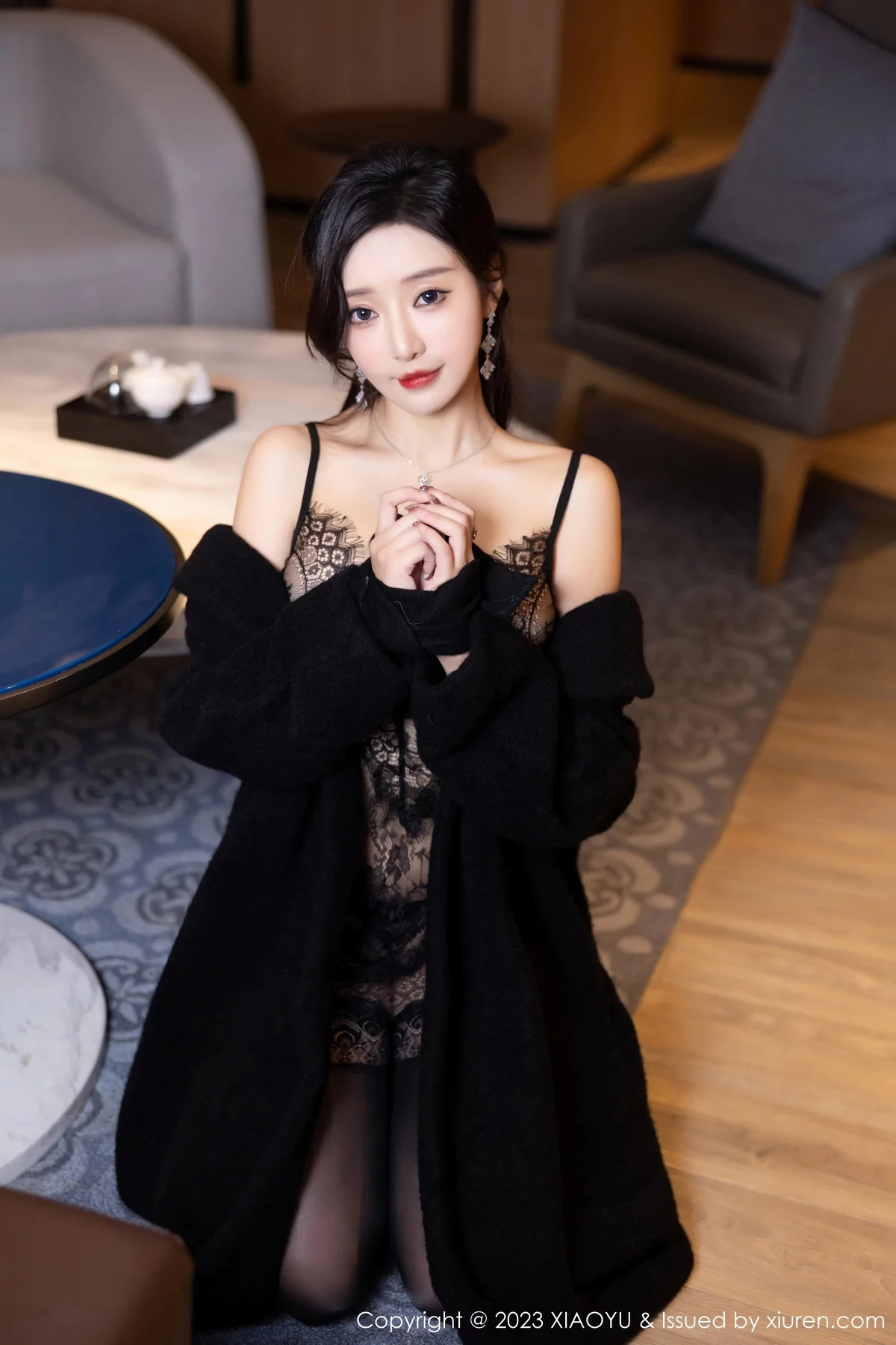 1605467