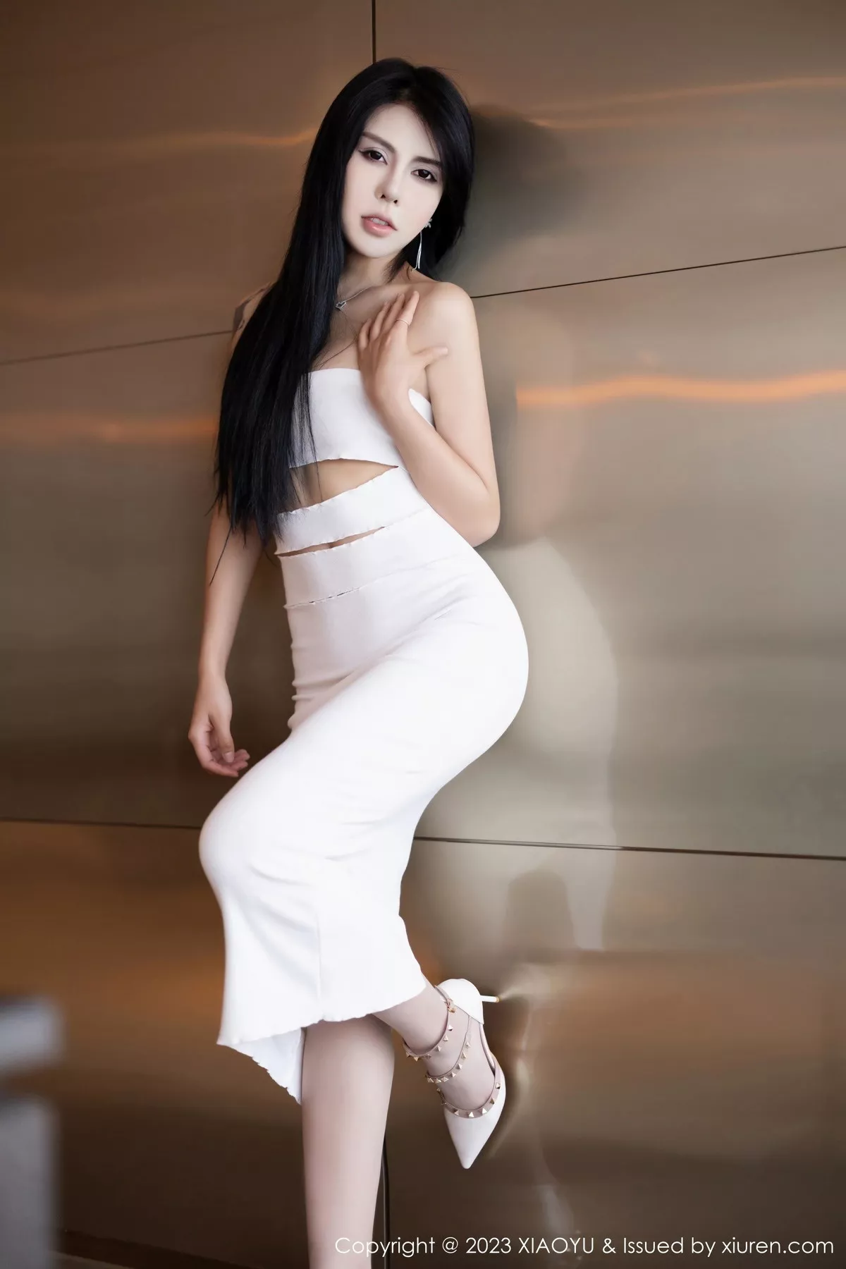 1608895