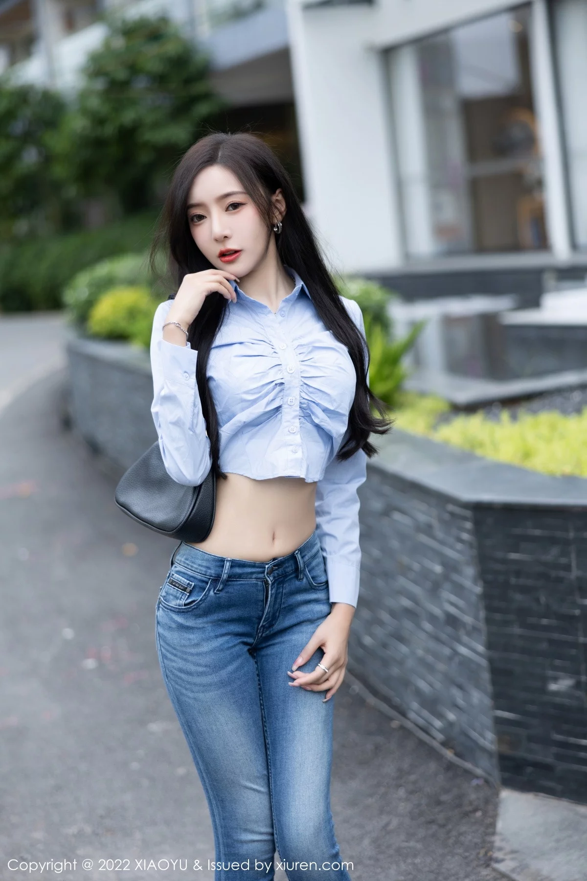 1650487