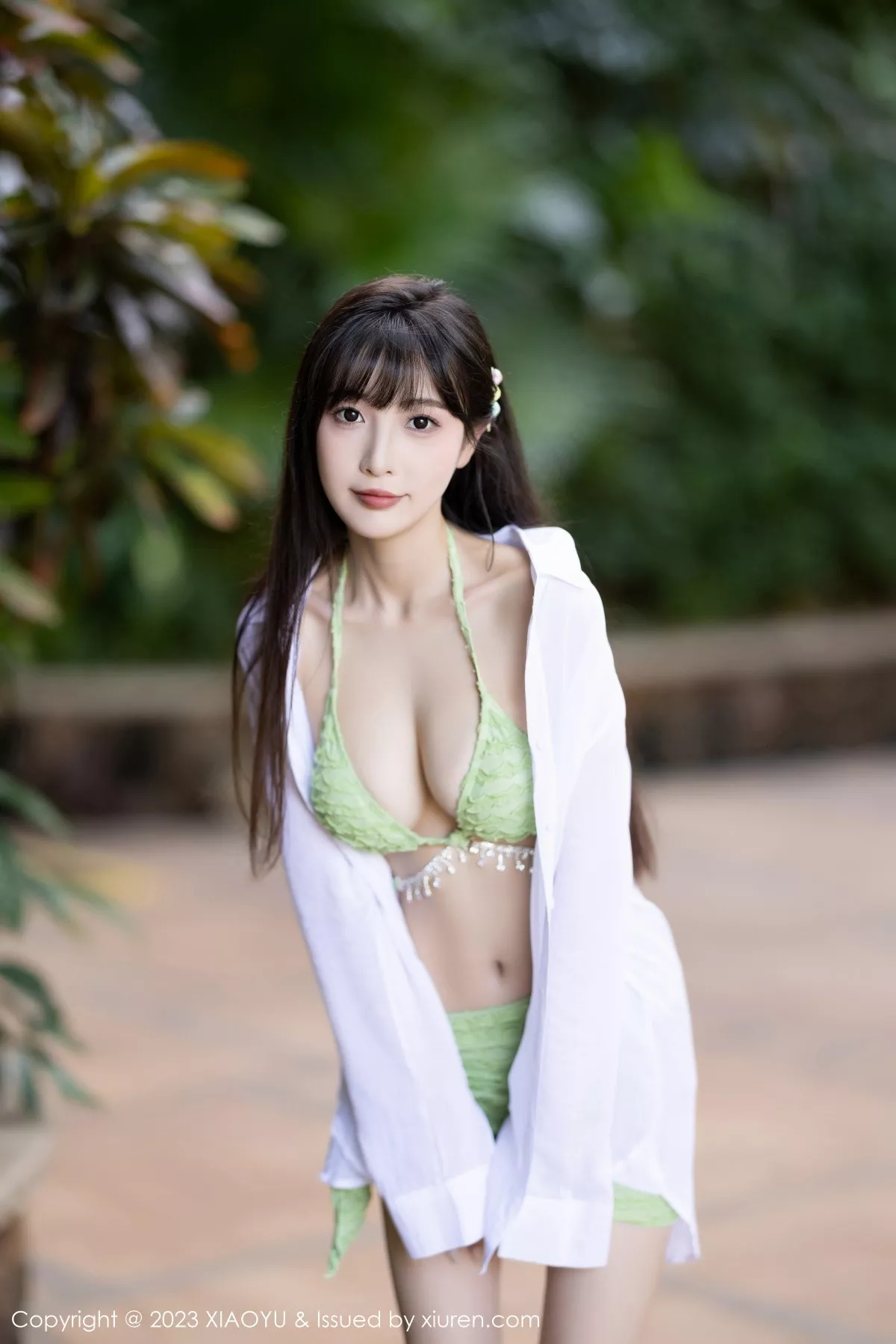 1609748