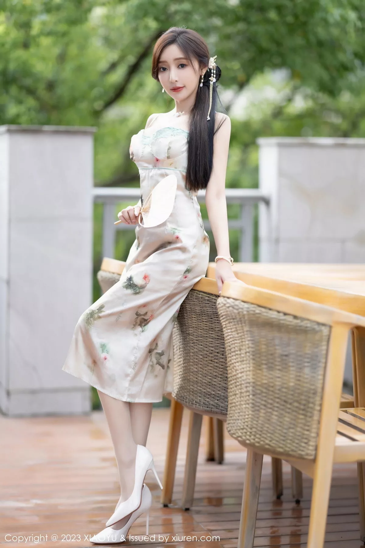 1611931