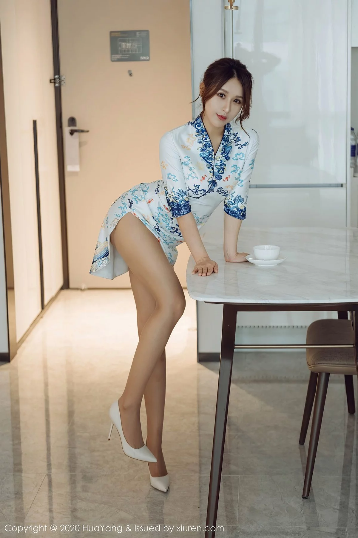 1561047
