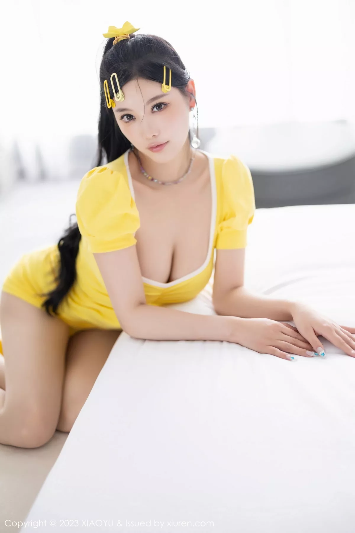 1606962