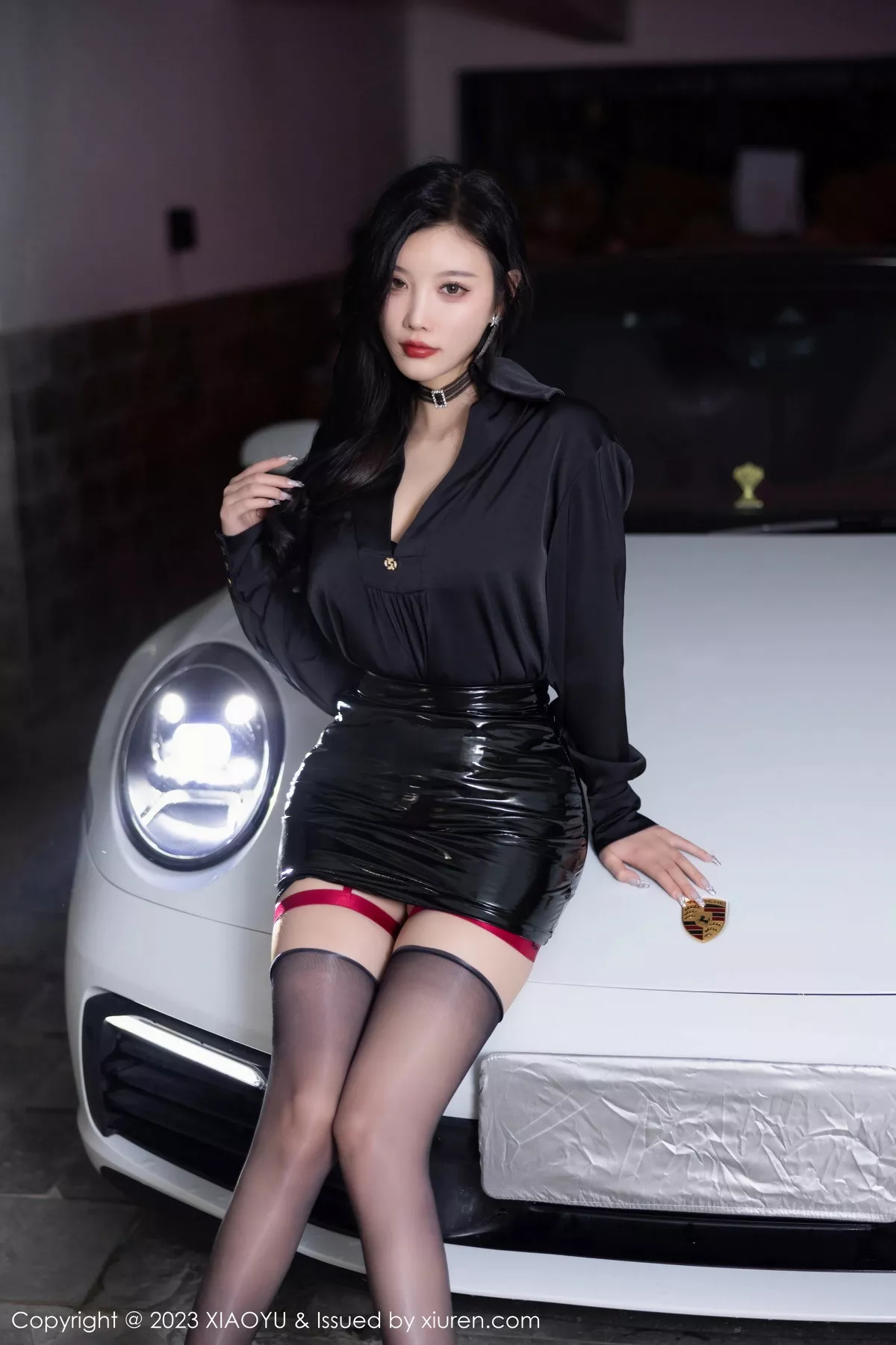 1610351