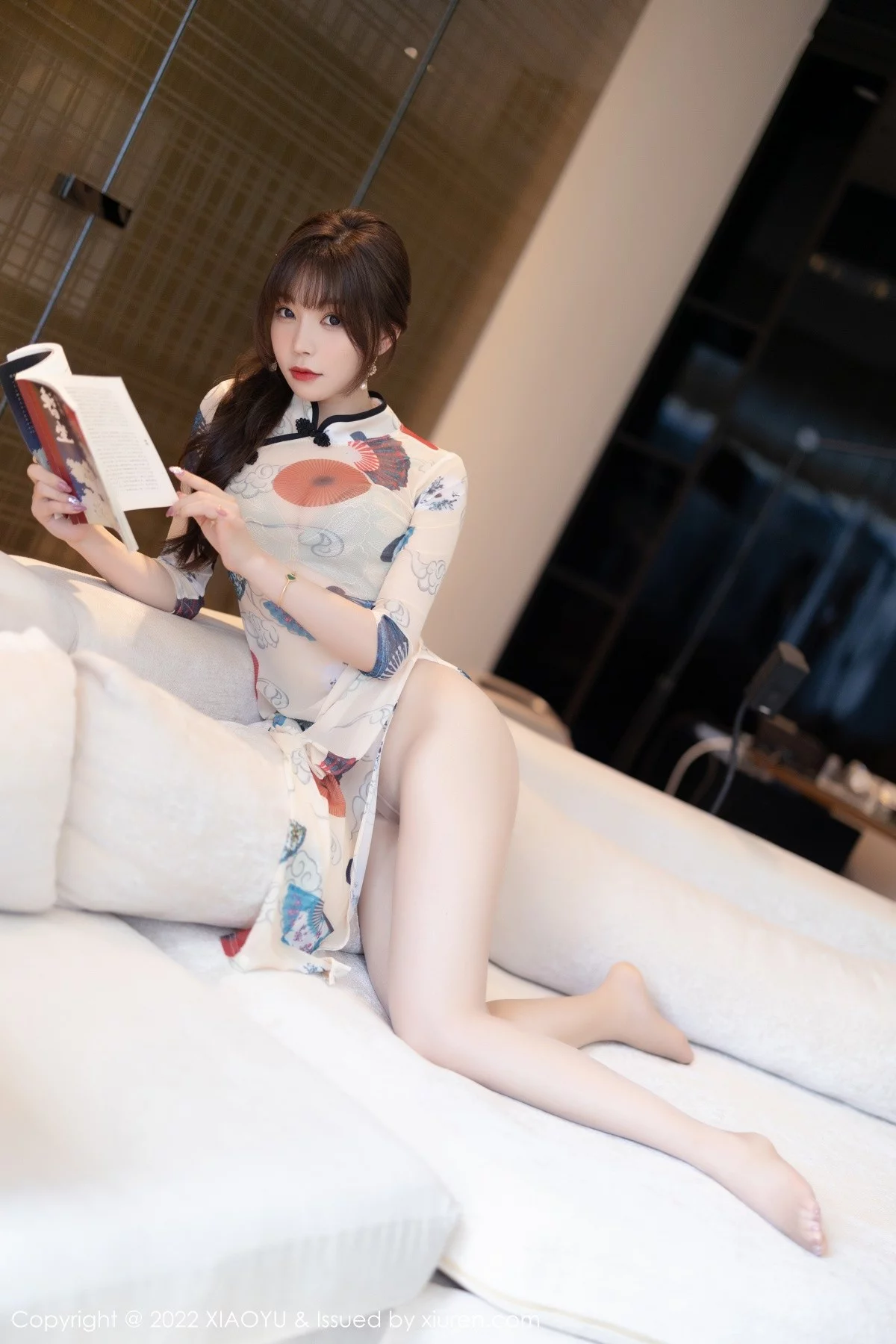 1670897