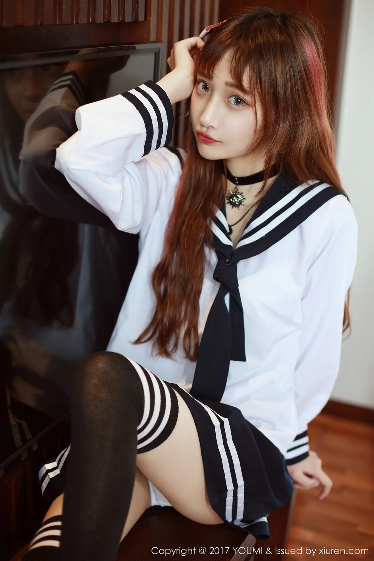 1903260