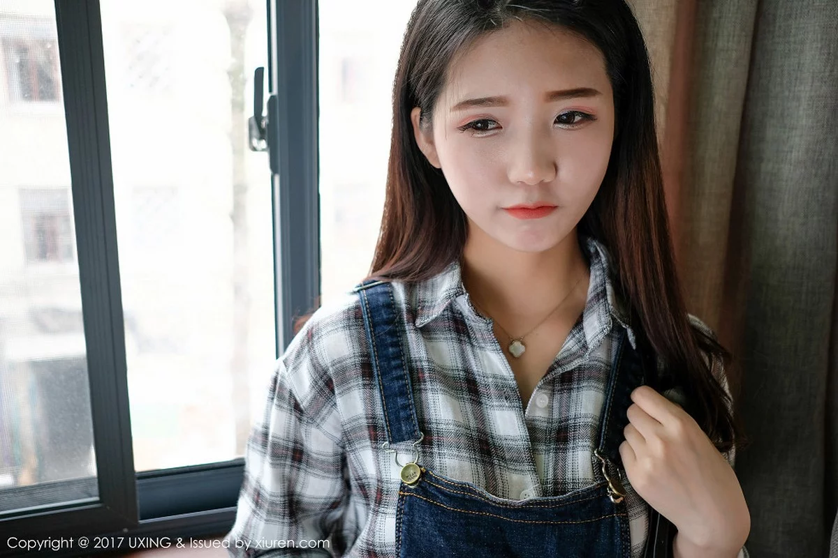 1804898